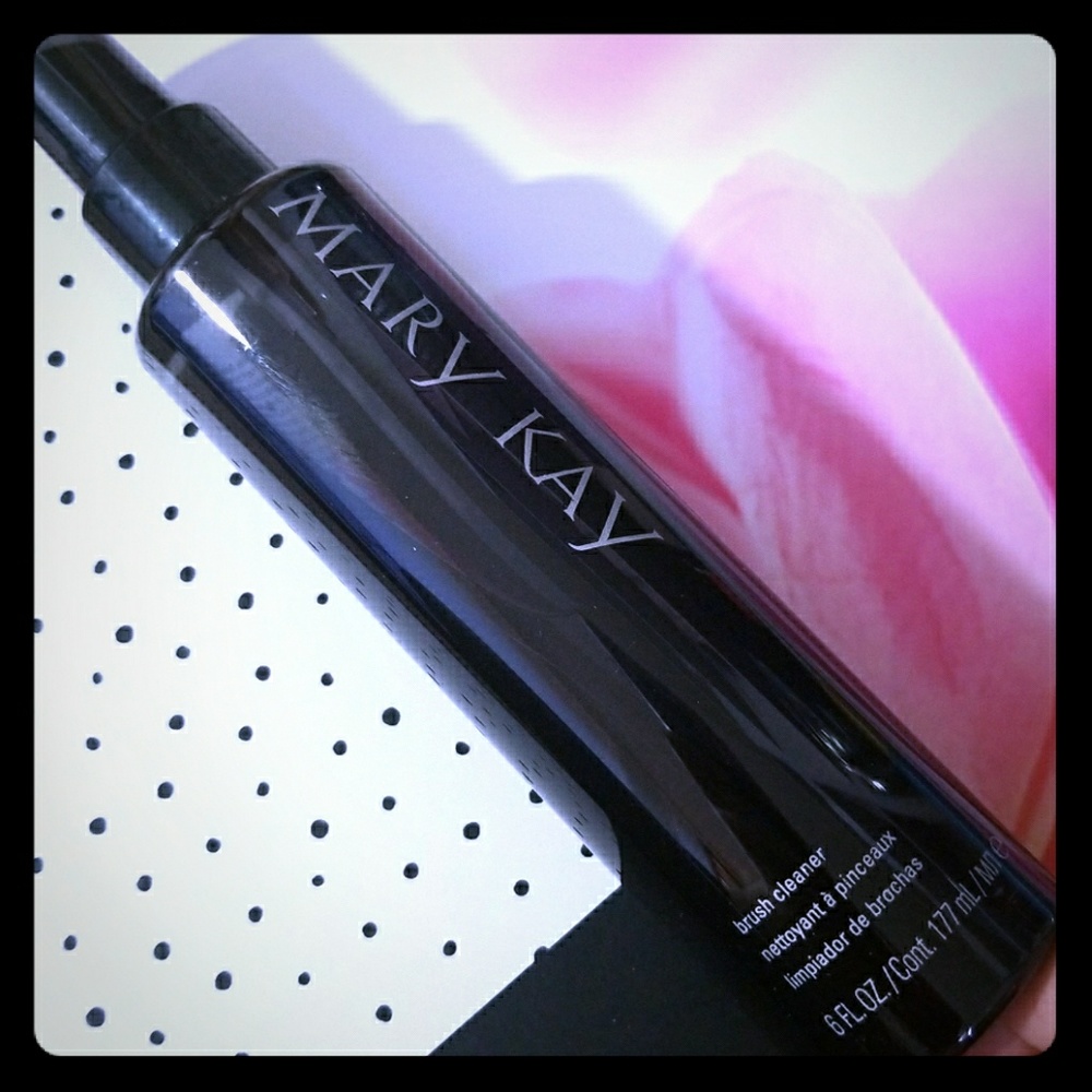 Mary Kay brush cleaner